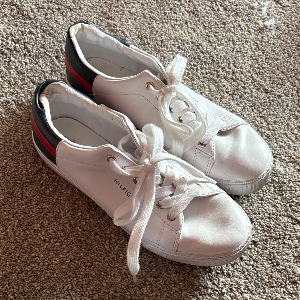 Tommy Hilfiger White Sneakers with Navy and Red Accents
